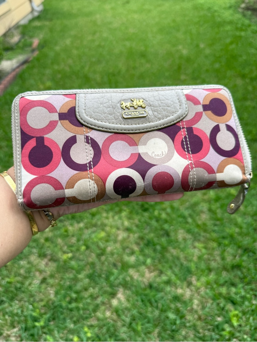 ✨ Coach Poppy Signature Zip Around Wallet ✨